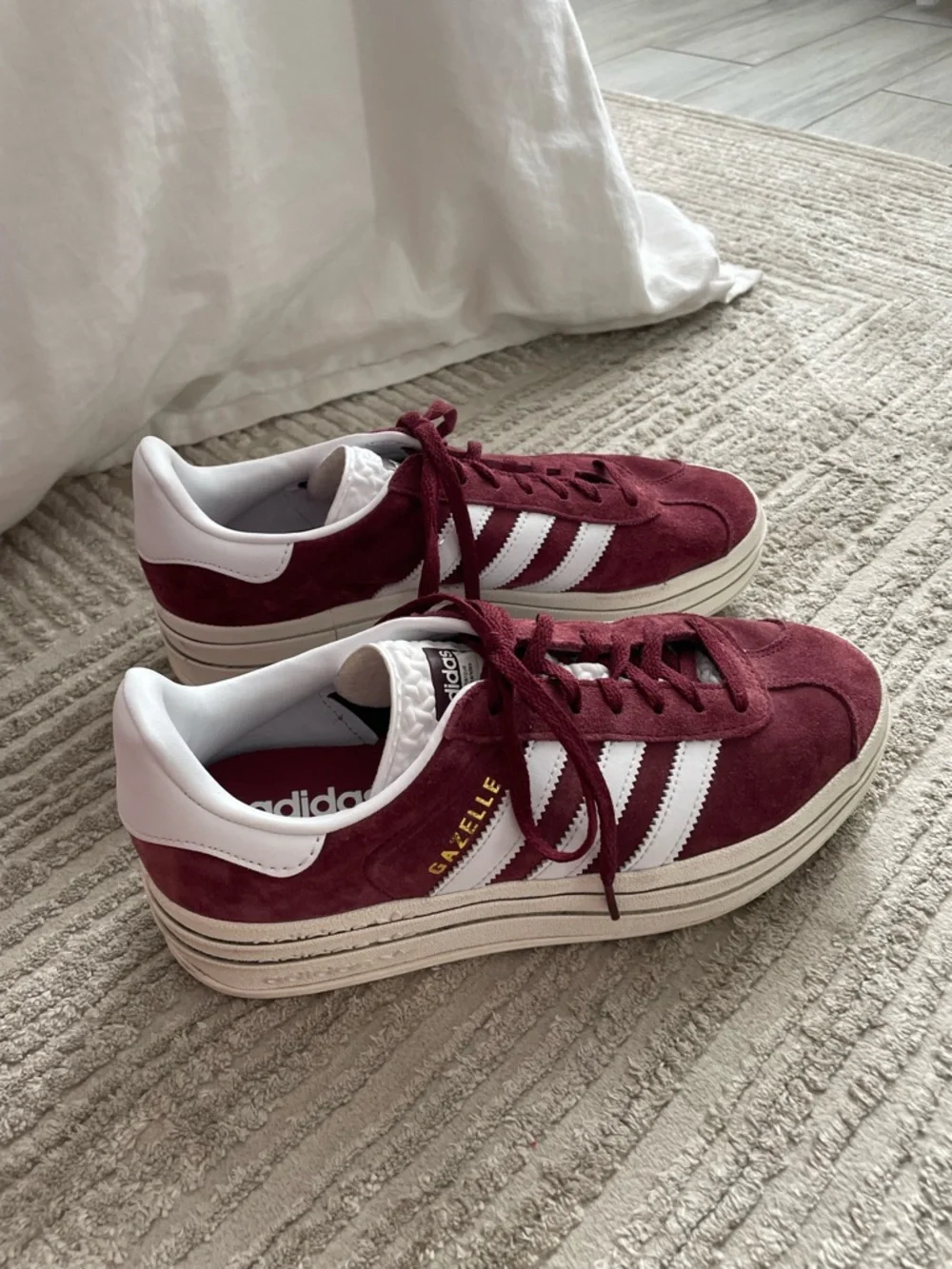 Adidas Gazelle Bold 'Shadow Red White'. Size 8 - Picture 5 of 8